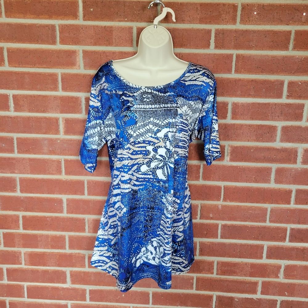 Blue White Abstract Print Tunic Top Short Sleeve Flowy Sharkbite Hem  #424